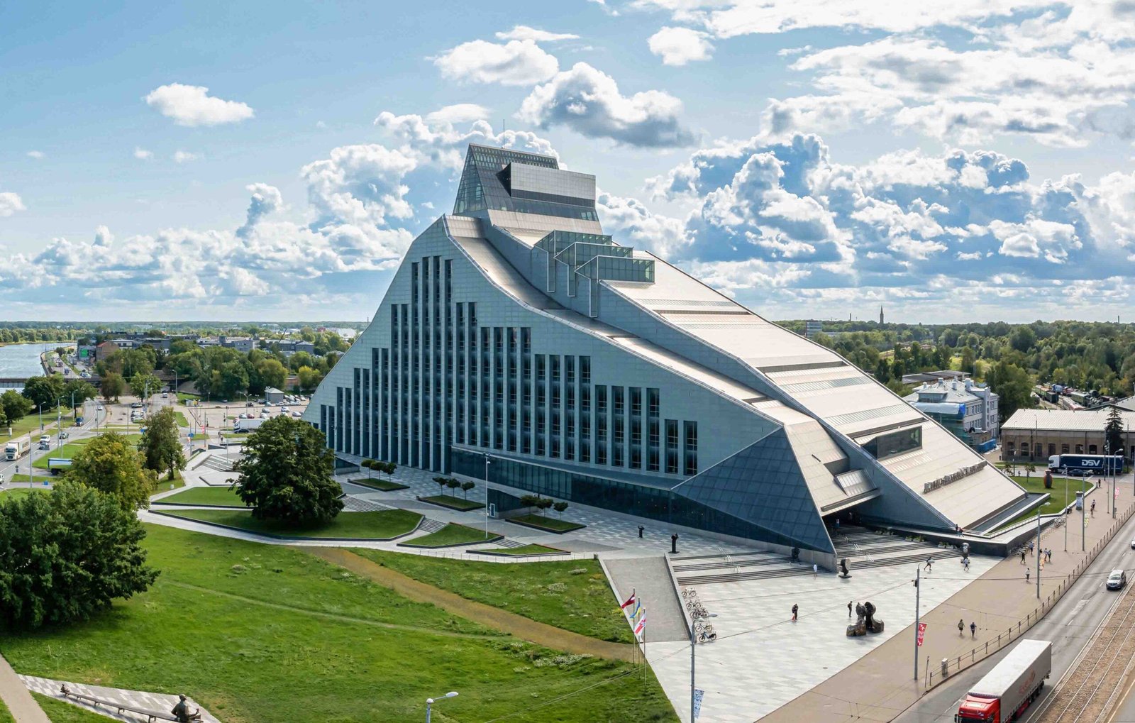 Biblioteca Nacional de Letonia Riga scaled