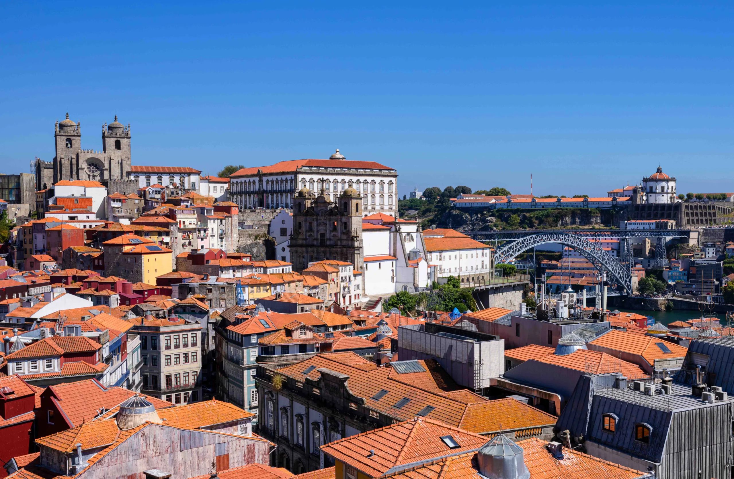 Vistas desde el Miradouro da Vitoria Oporto scaled