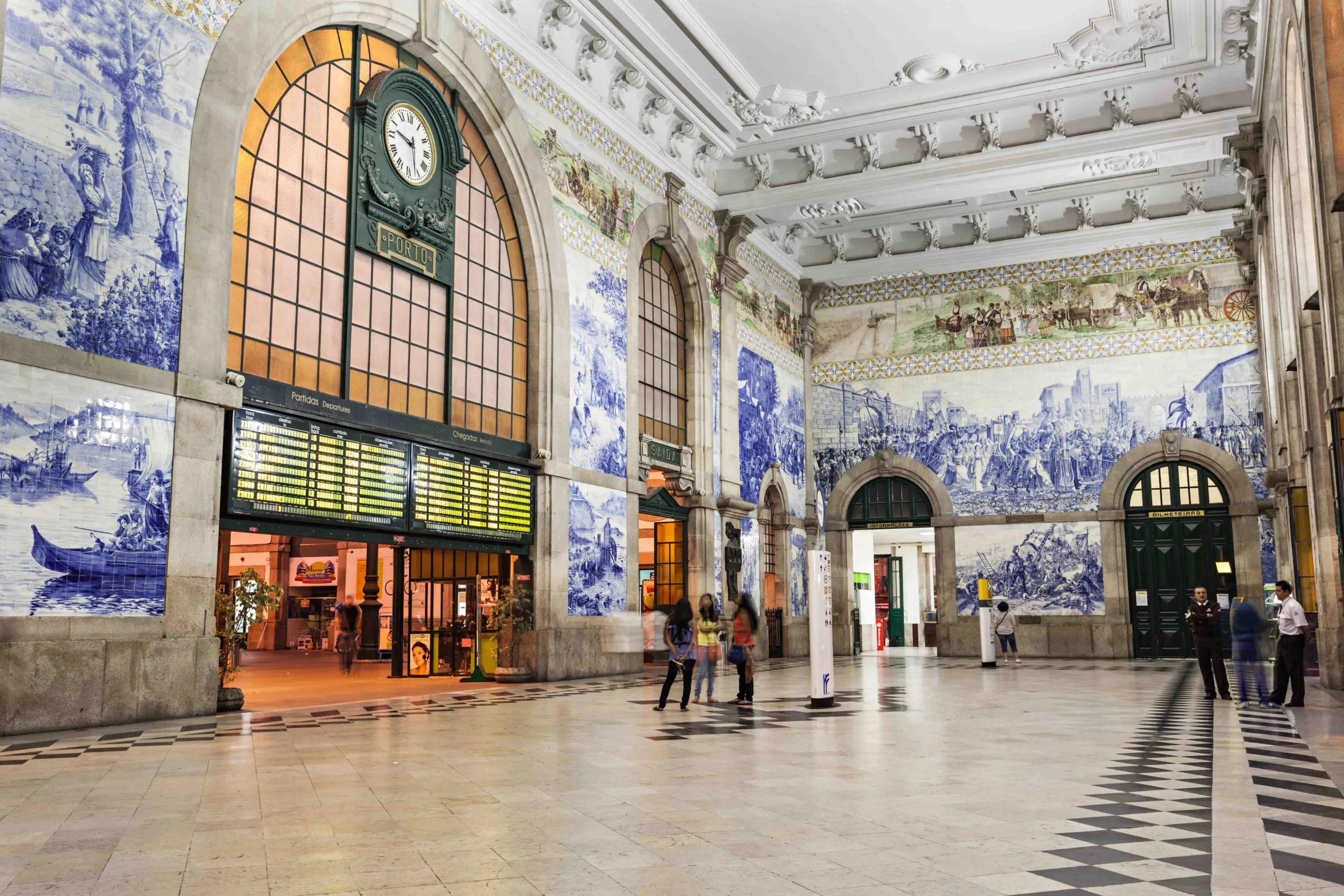 estacion de sao bento scaled