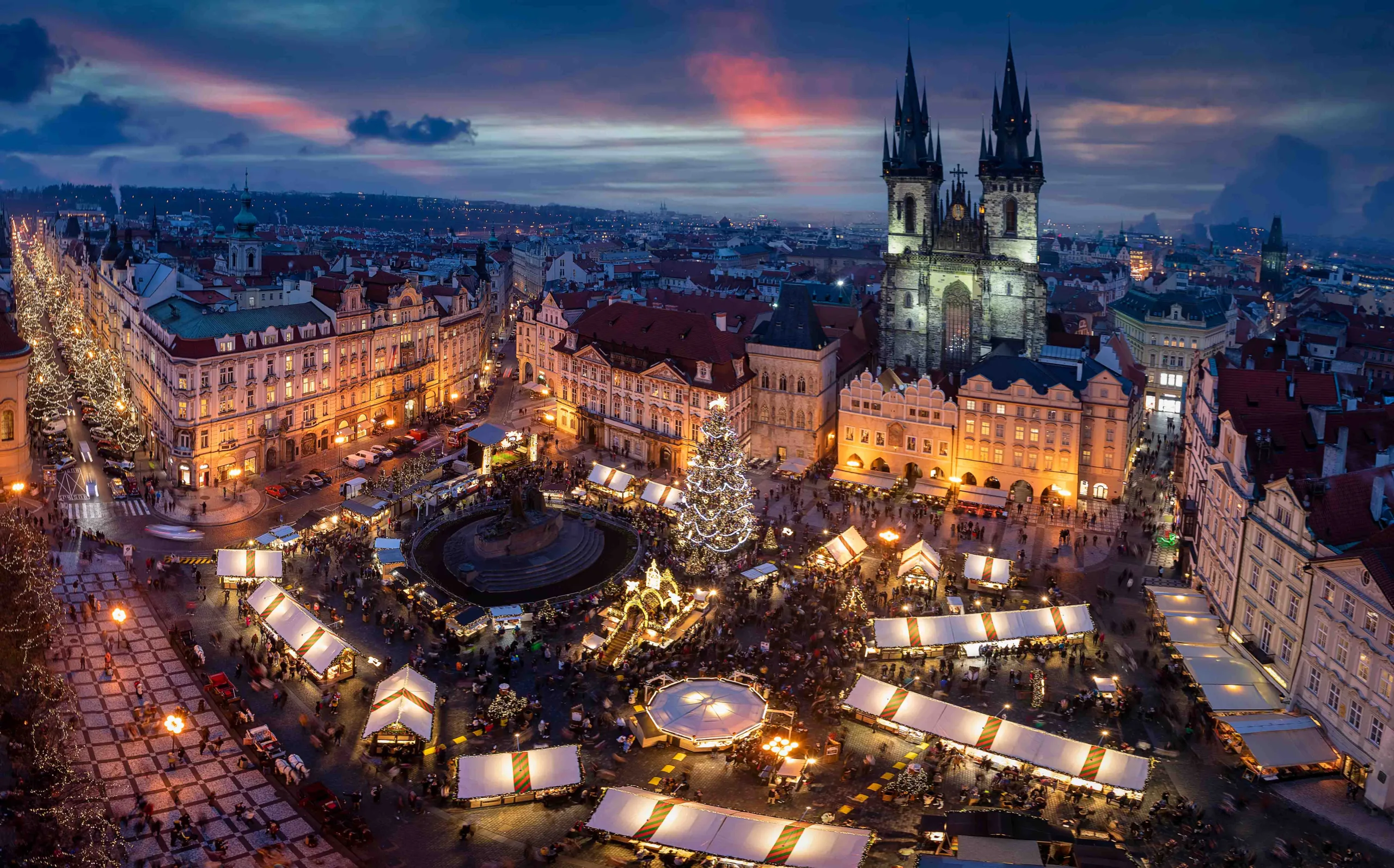 ciudad vieja praga en navidad scaled
