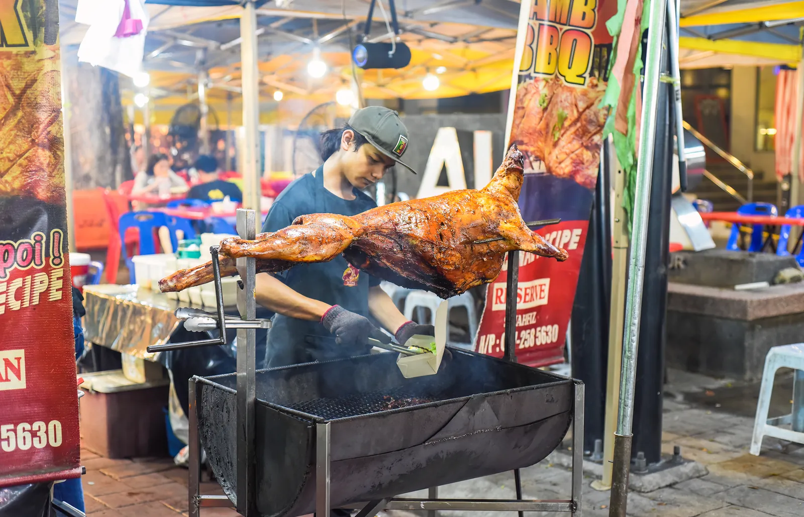 Puesto de comida en Jalan Alor que ver en kuala lumpur