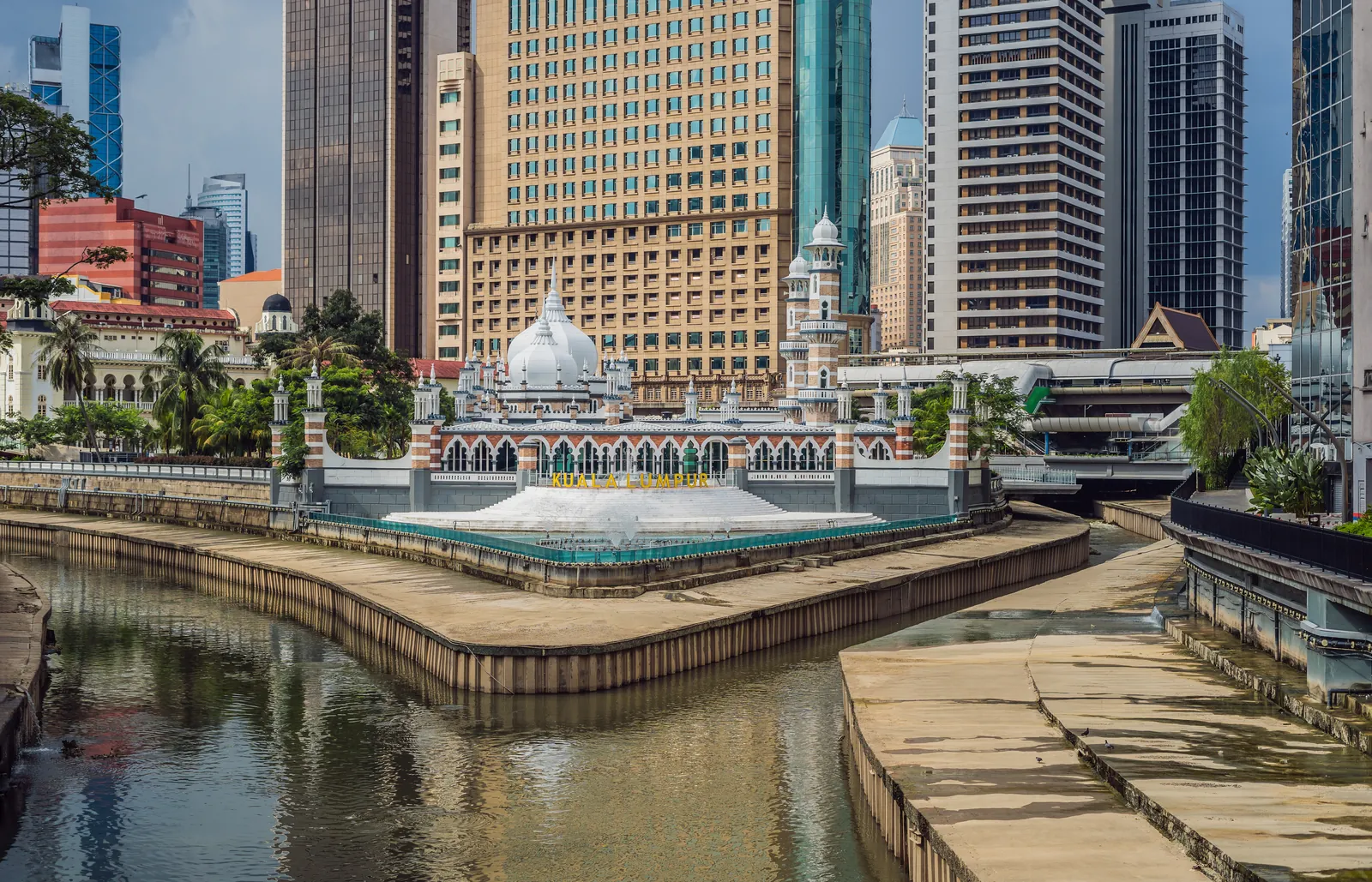 Mezquita Jamek que ver en kuala lumpur