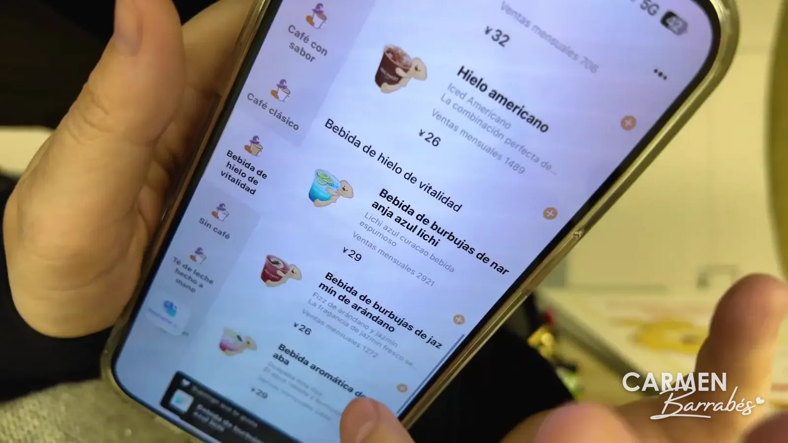 Carta de una cafetería de Shanghái traducida al español en el miniprograma de Alipay, tras escanear su código QR