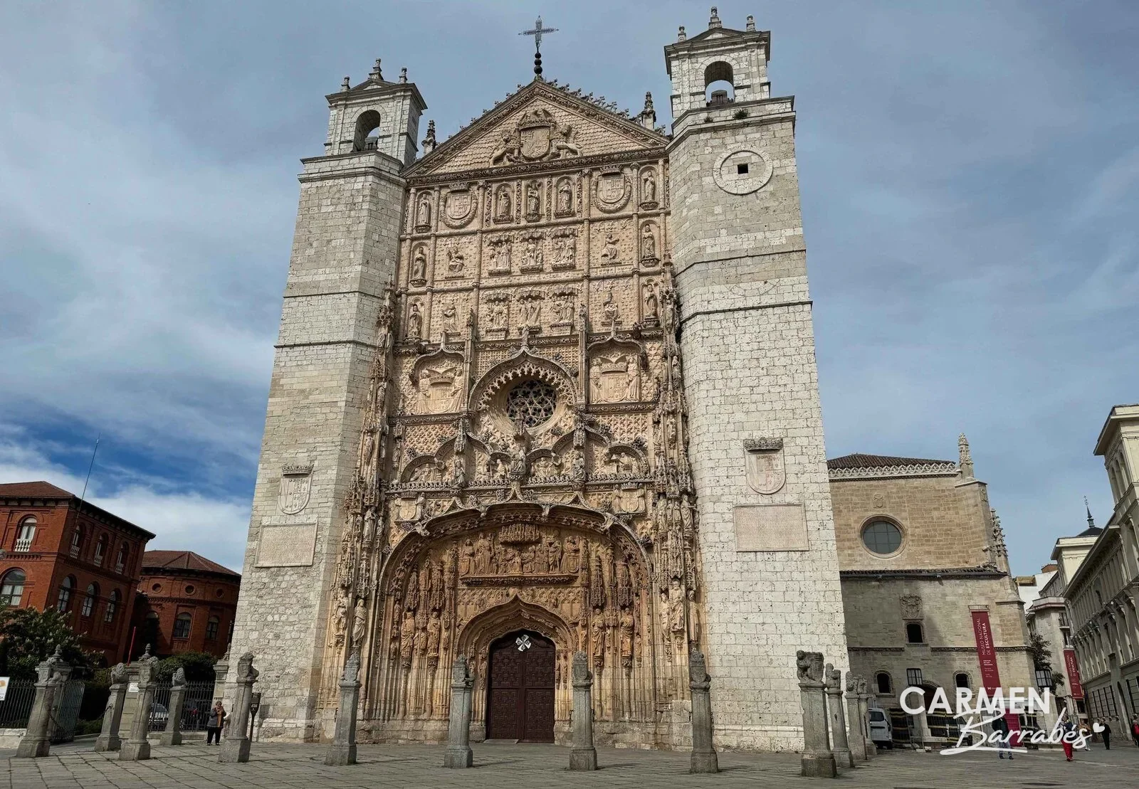 La fachada gótica tallada de la Iglesia de San Pablo de Valladolid