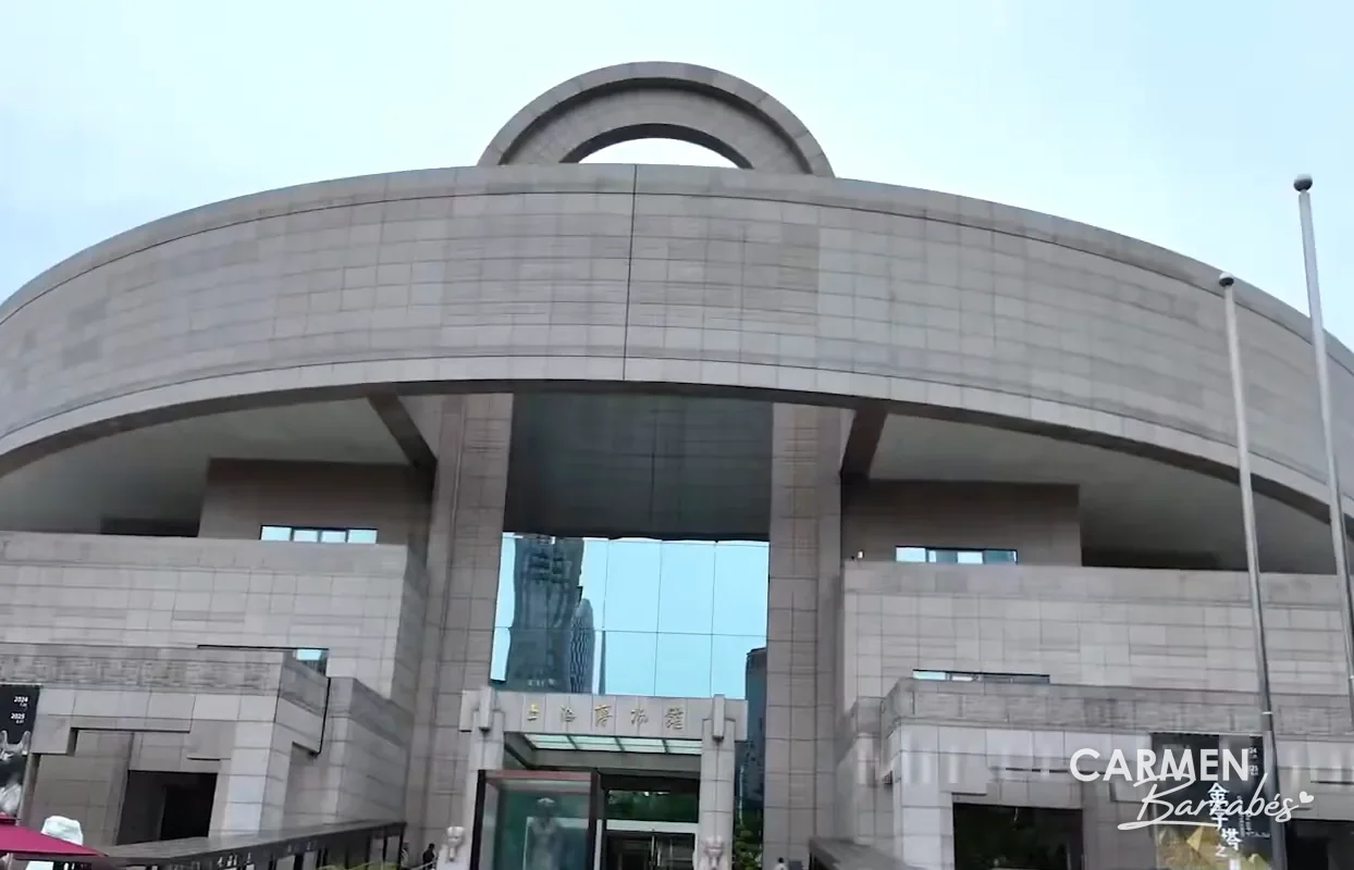 Fachada circular del Museo de Shanghái en People's Square