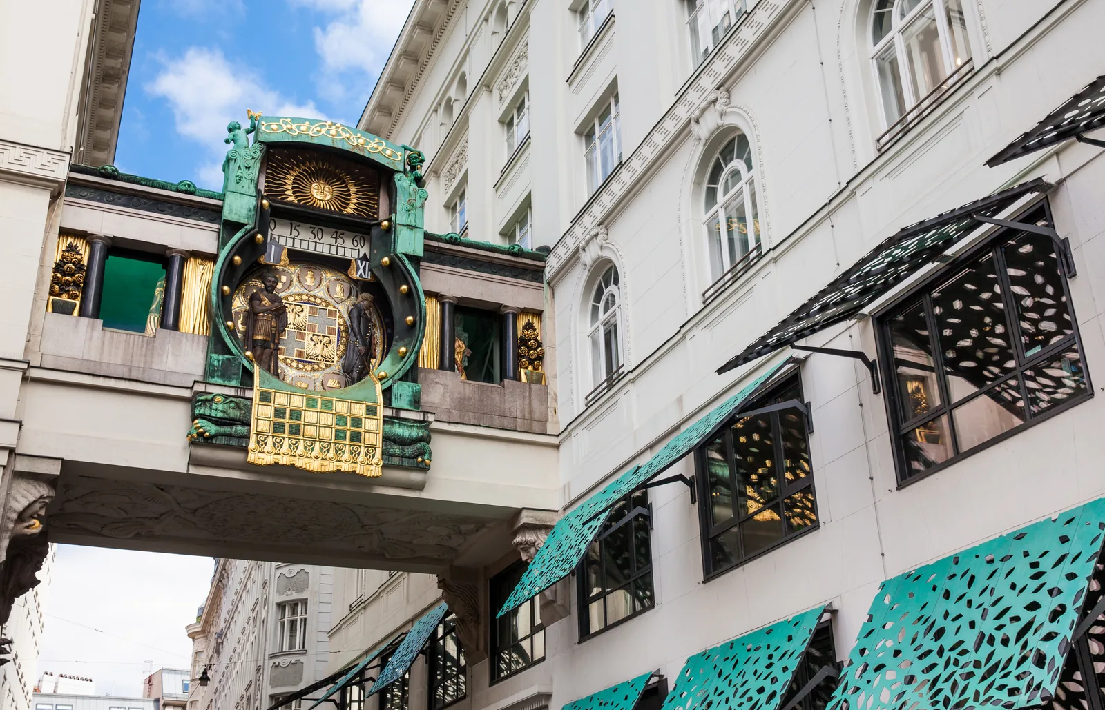 El Reloj Anker de Viena, el puente modernista entre dos edificios del Hoher Markt